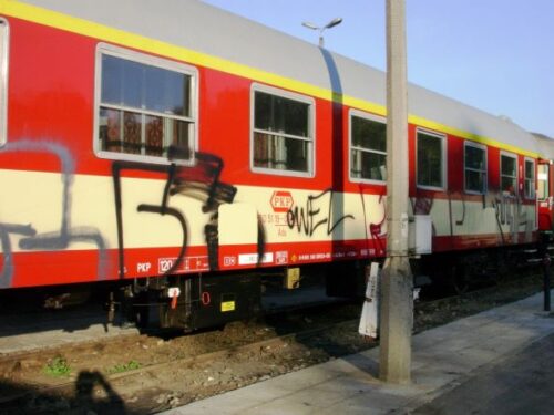 Wagon przed usuwaniem graffiti