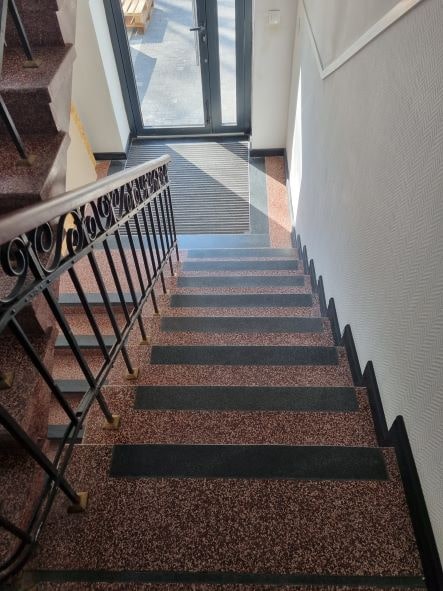 schody z lastryko